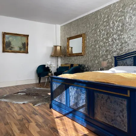 Tilly-boardinghouse Apartmán *
